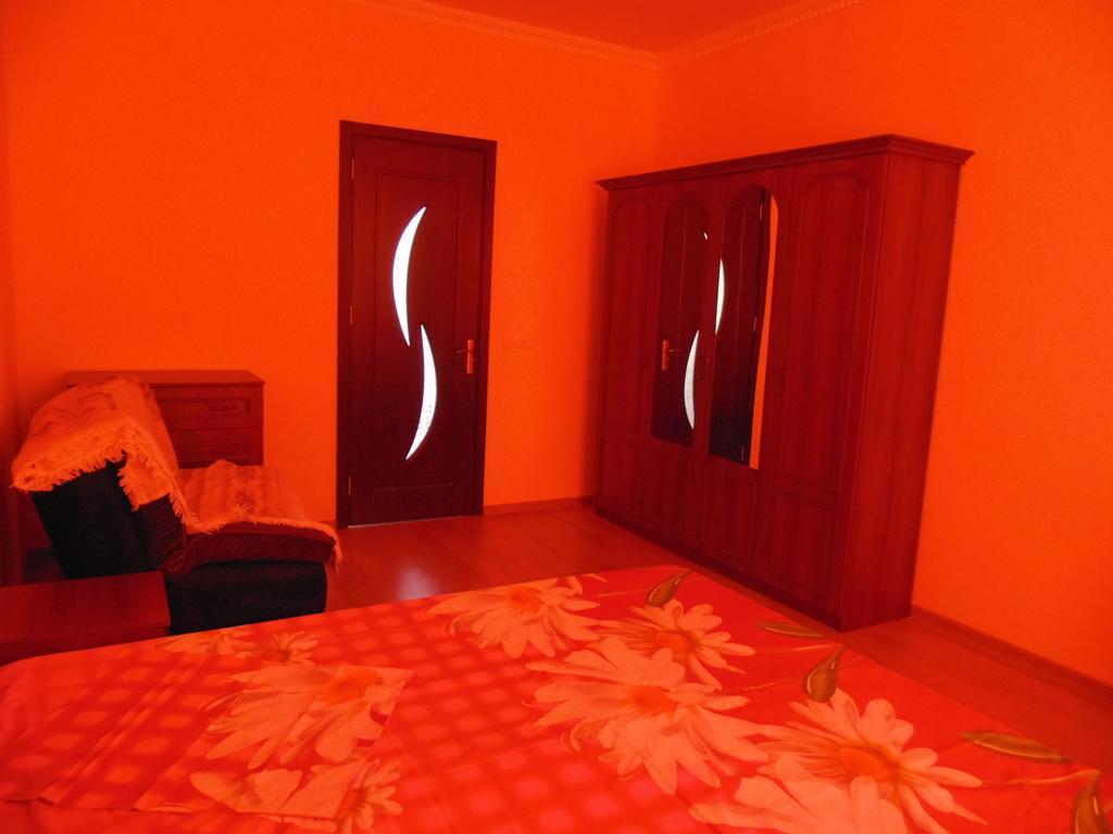 Apartment Merabi Batumi Quarto foto
