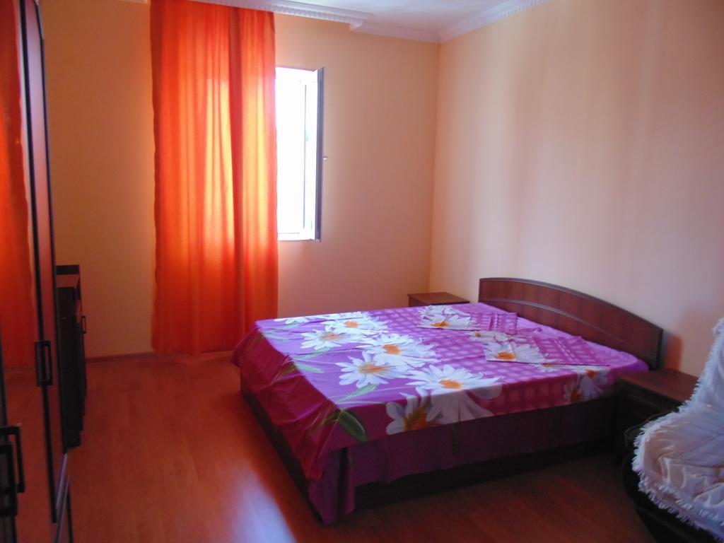 Apartment Merabi Batumi Quarto foto